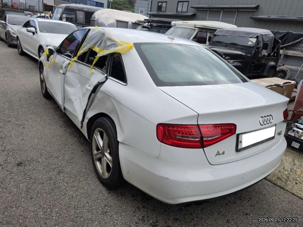 2013 Audi Audi New A4 2.0 TFSI Quattro (234662) pre-producted