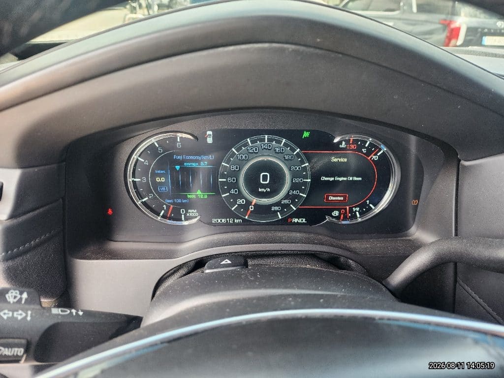 2017 Cadillac Escalade 6.2 V8 ESV (120954) pre-producted 3