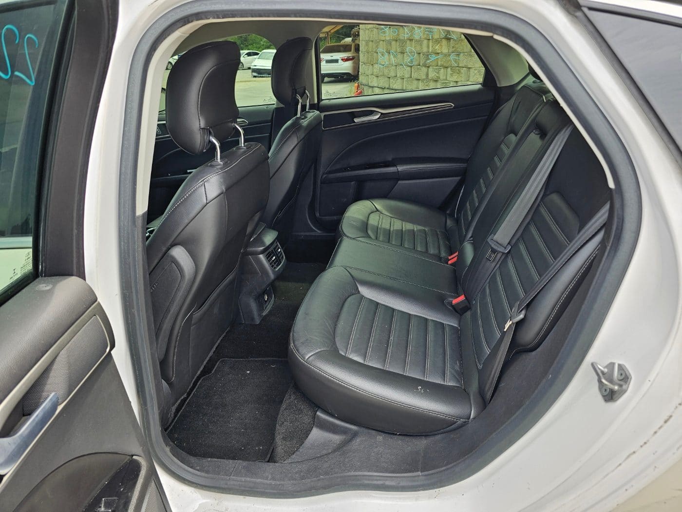 2015 Ford Fusion 2.0 SE (S/N: 155858) 29