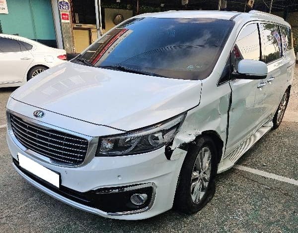 2016 Kia All New Carnival Diesel Limousine (157846) pre-producted