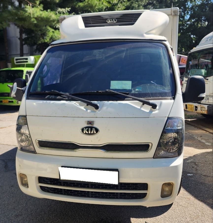2018 Kia Bongo III 1.2-Ton Refrigerated Truck (210026) pre-producted 1