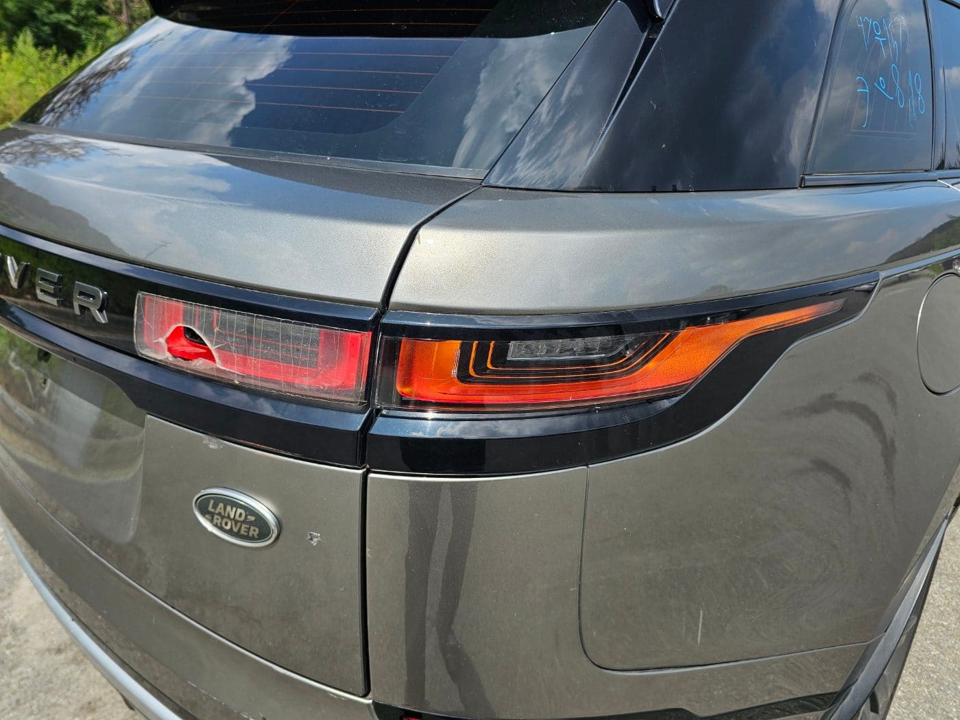 2018 Land Rover Range Rover Velar 3.0 D300 R-Dynamic (S/N: 770060) 14