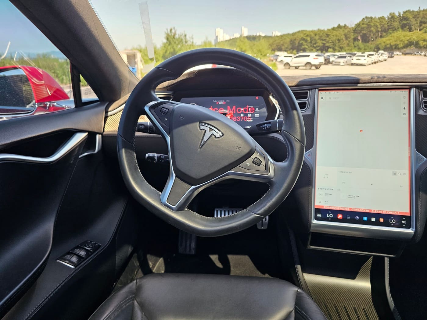 2014 Tesla Model S Performance (S/N: P63705) 33