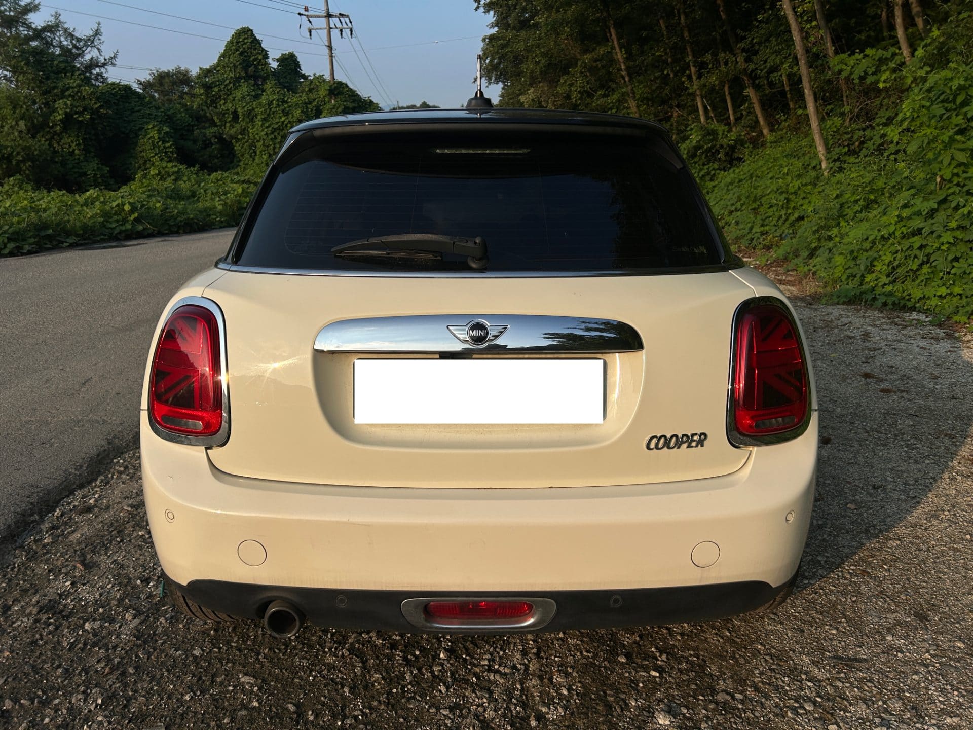 2015 Mini Cooper 5-door (S/N: B05592) 4