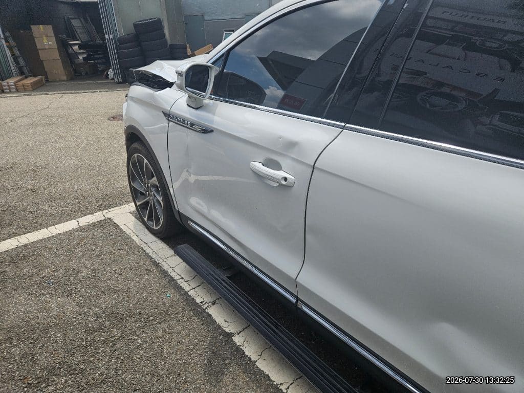 2022 Lincoln Nautilus 2.7 202 AWD (L01899) pre-producted 7