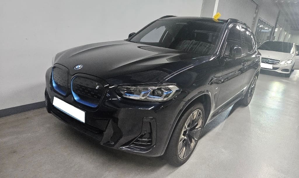 2023 BMW iX3 (G08) M Sport (A58598) pre-producted