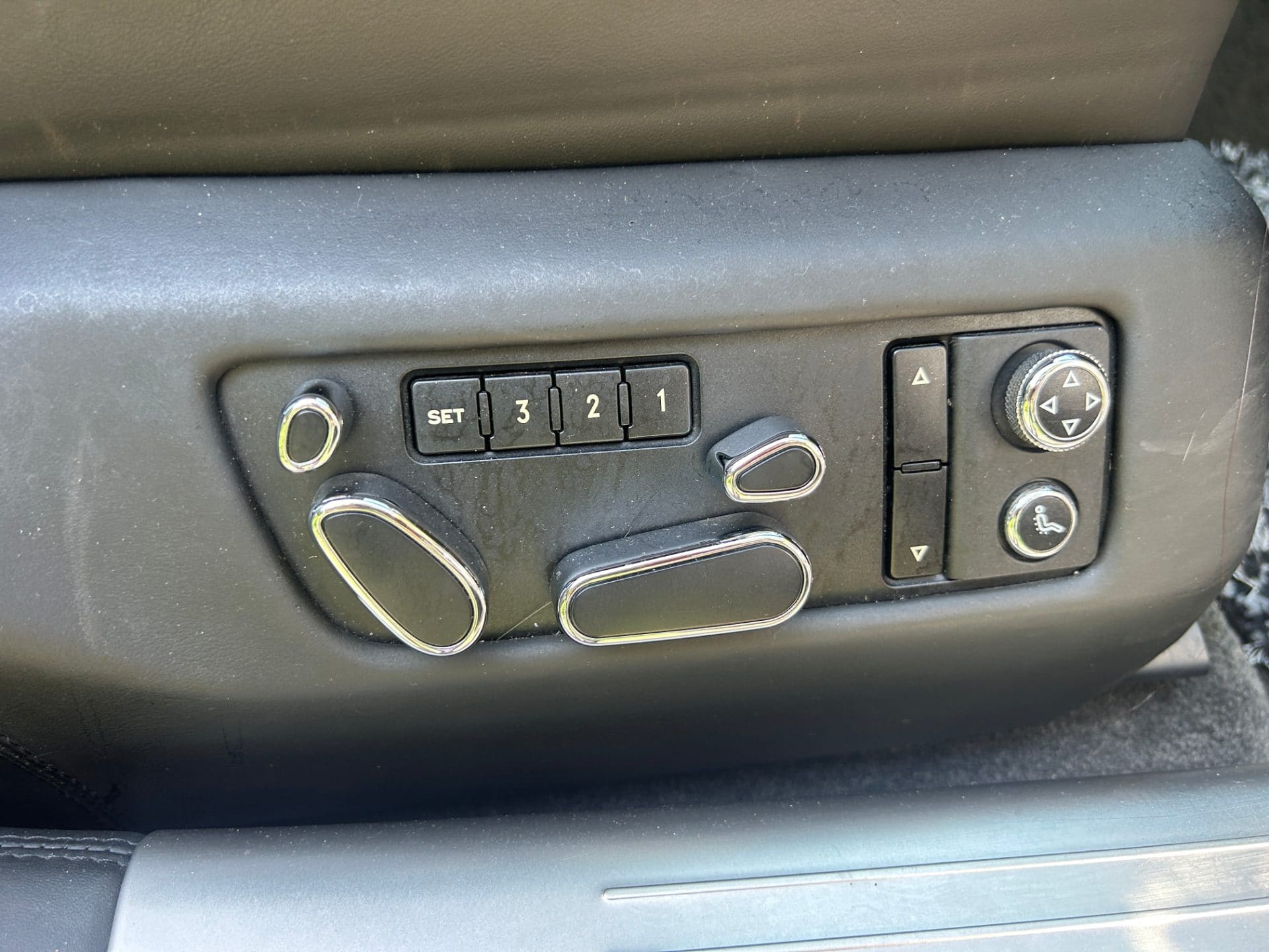 2007 Bentley Continental Flying Spur (S/N: 049897) 38
