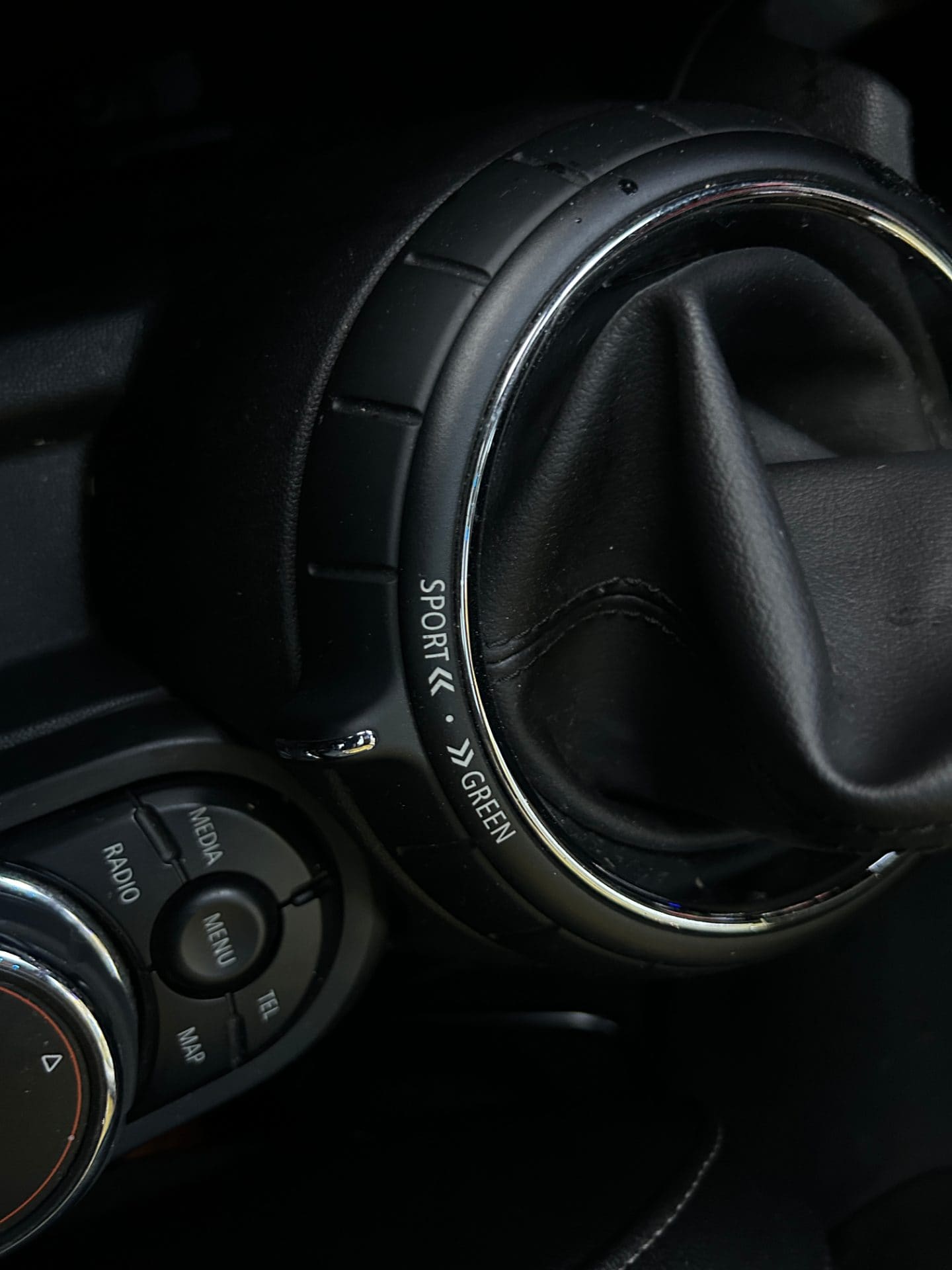 2015 Mini Cooper 5-door (S/N: B05592) 44