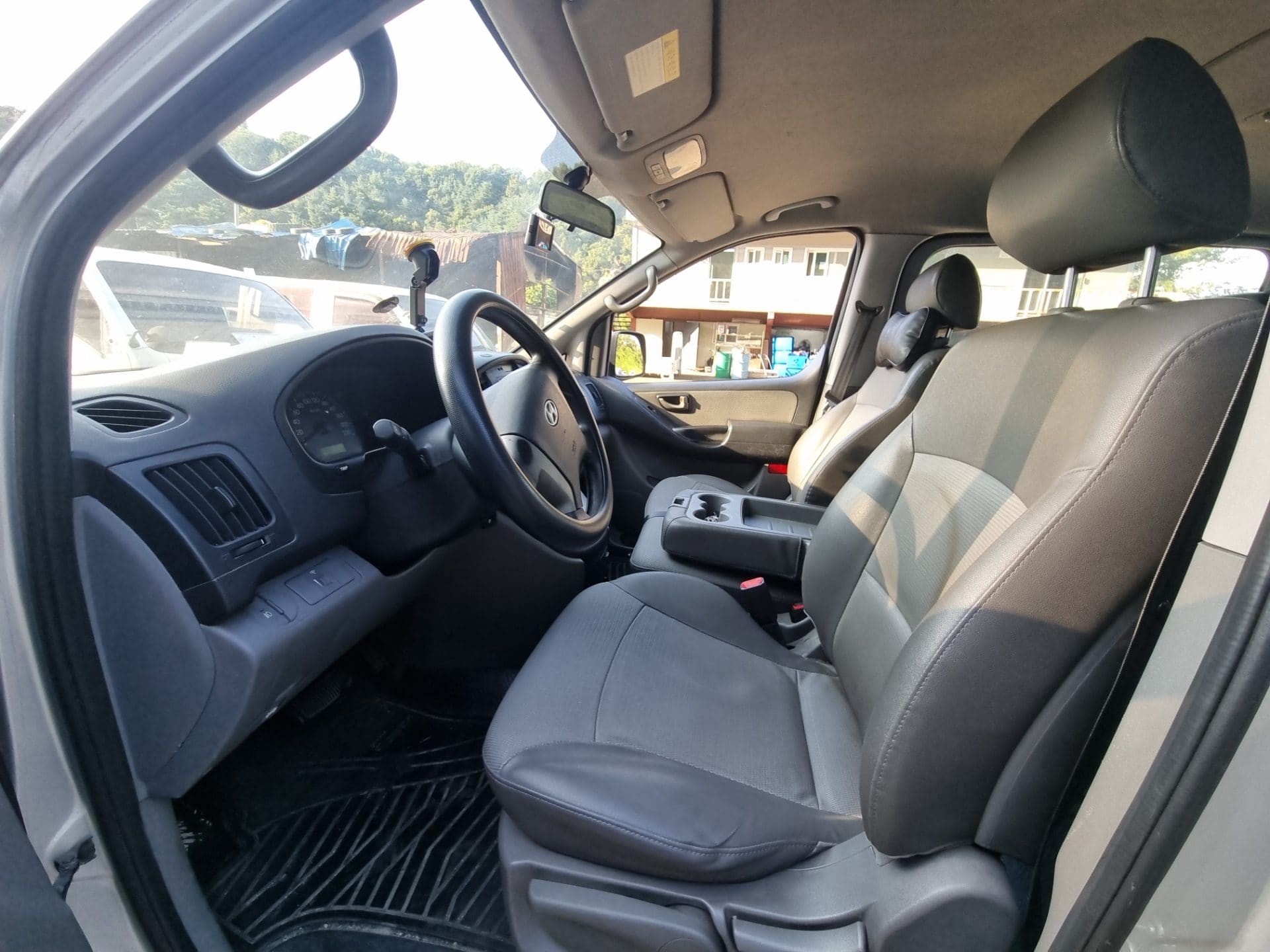 2010 Hyundai Grand Starex Wagon CVX (199869) pre-producted 7