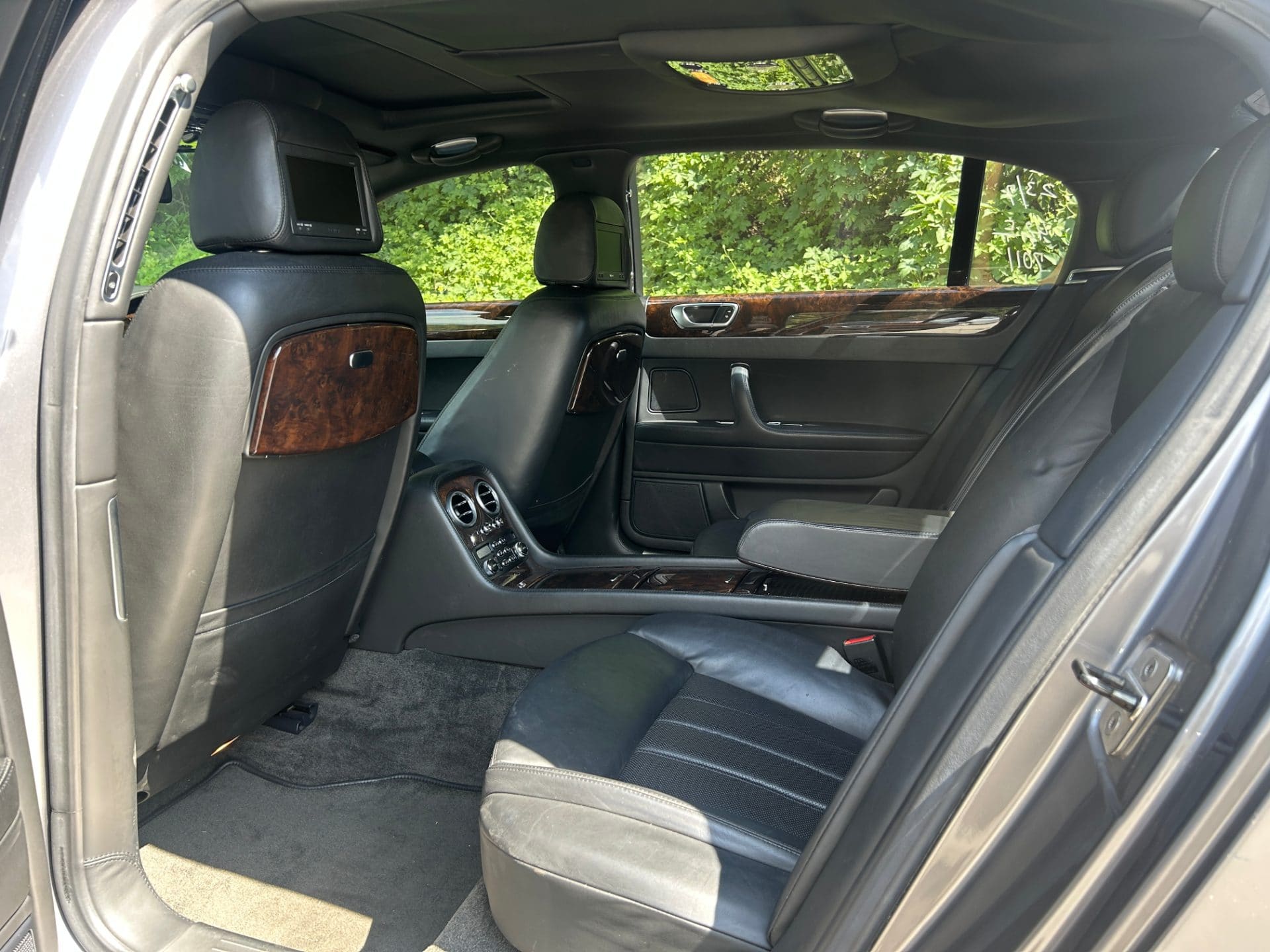 2007 Bentley Continental Flying Spur (S/N: 049897) 28