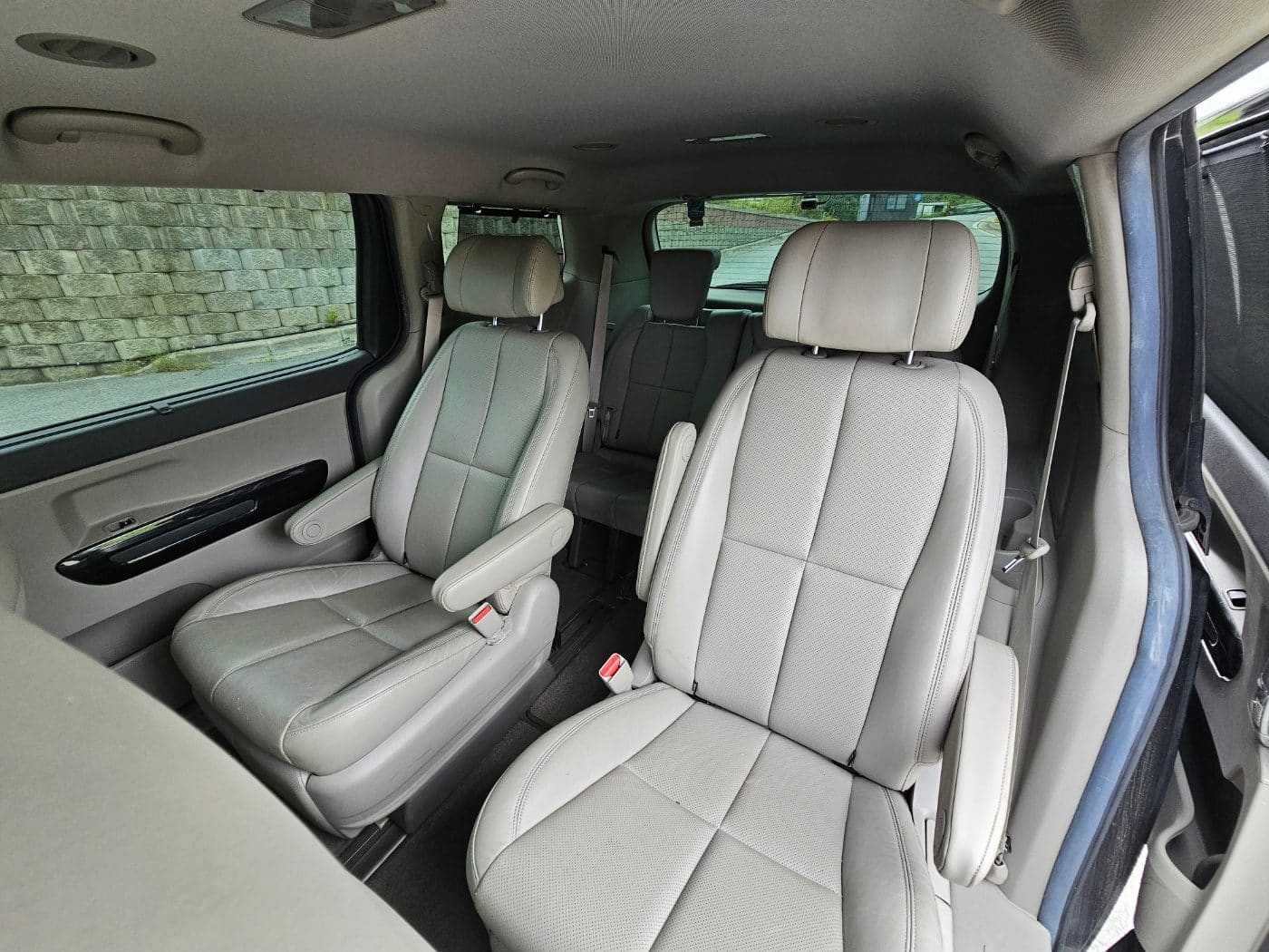 2016 Kia All New Carnival Diesel Limousine (S/N: 092376) 25