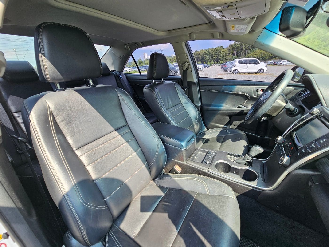 2016 Toyota New Camry Hybrid XLE (S/N: 186463) 48