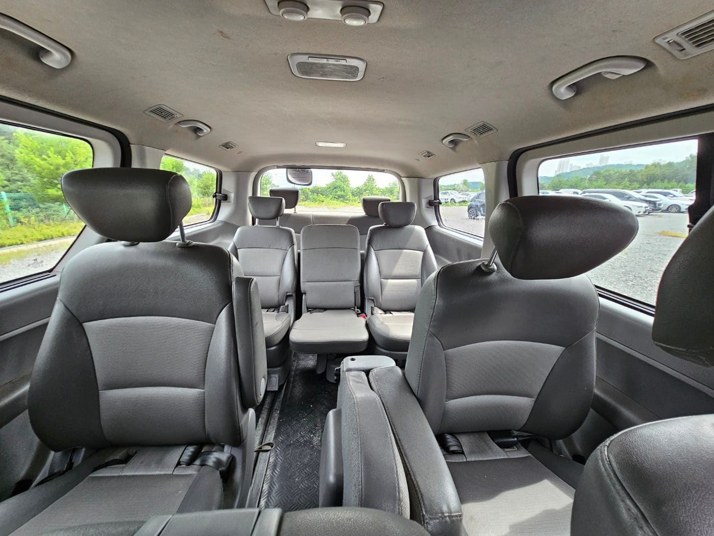 2011 Hyundai Grand Starex 12seats CVX (S/N: 367941) 32