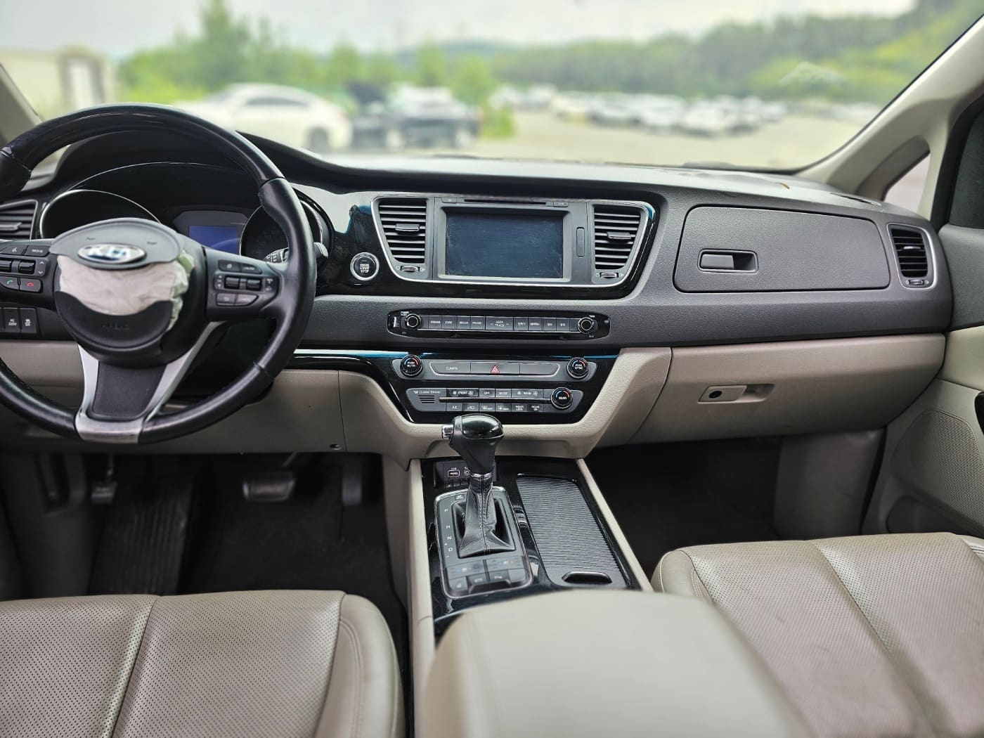 2016 Kia All New Carnival Diesel Limousine (S/N: 092376) 33