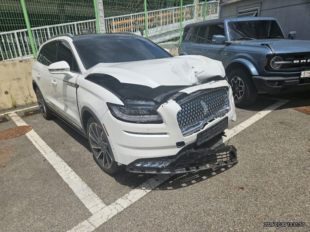2022 Lincoln Nautilus 2.7 202 AWD (L01899) pre-producted 4