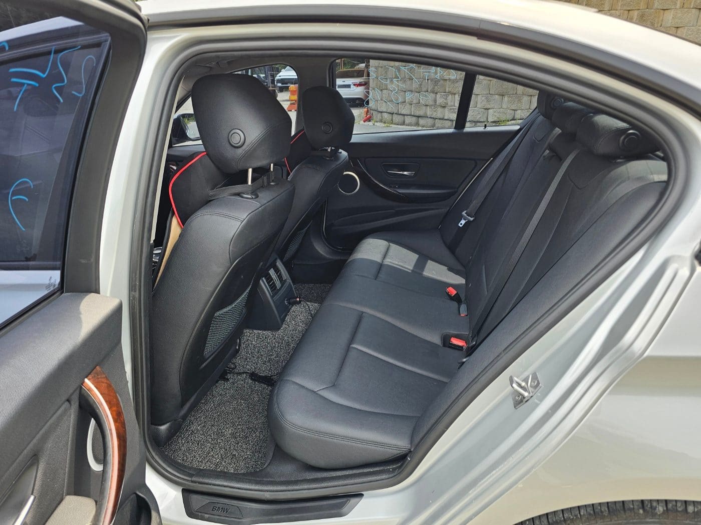 2014 BMW 3 Series (F30) 320i (S/N: 093911) 27