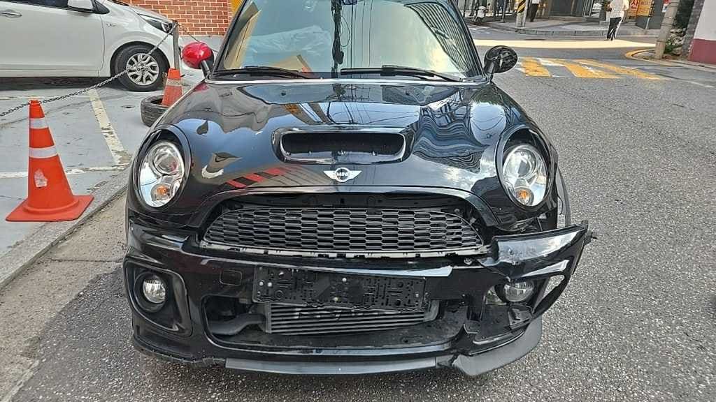 2013 MINI Cooper S John Cooper Works (2nd Gen) (781231) pre-producted 1