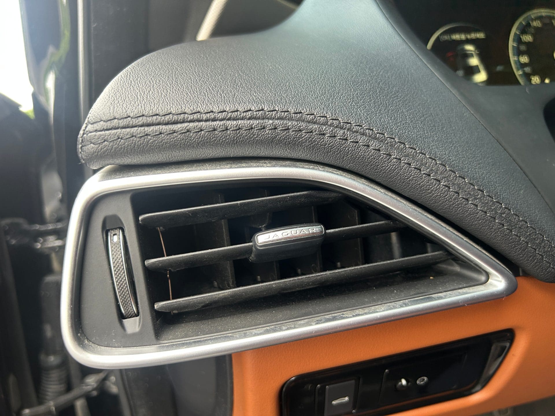 2018 Jaguar XE 2.0D (S/N: P24131) 52