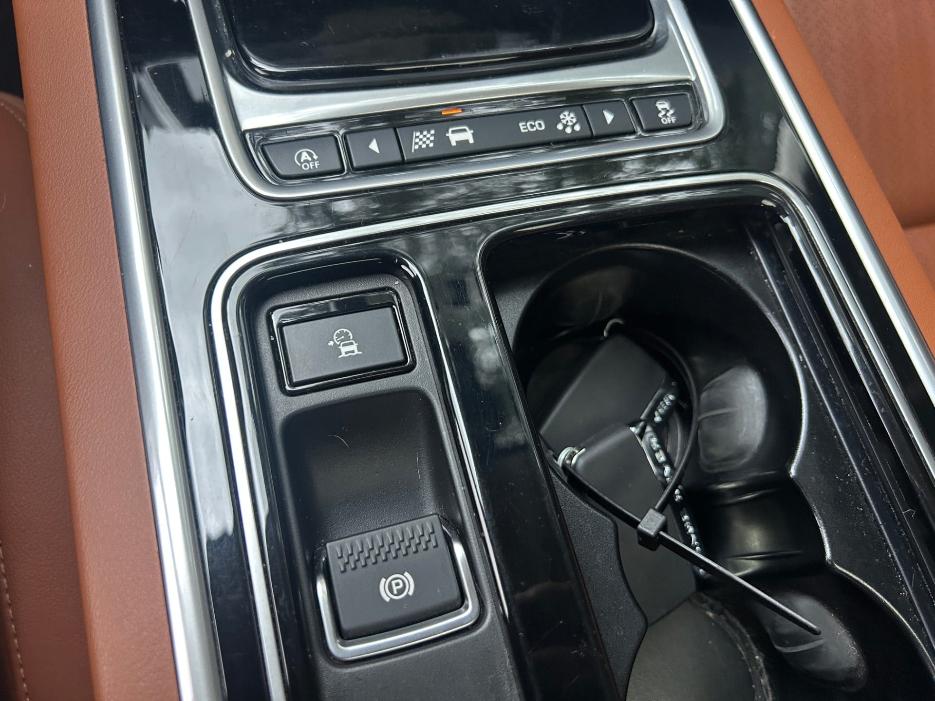 2018 Jaguar XE 2.0D (S/N: P24131) 57
