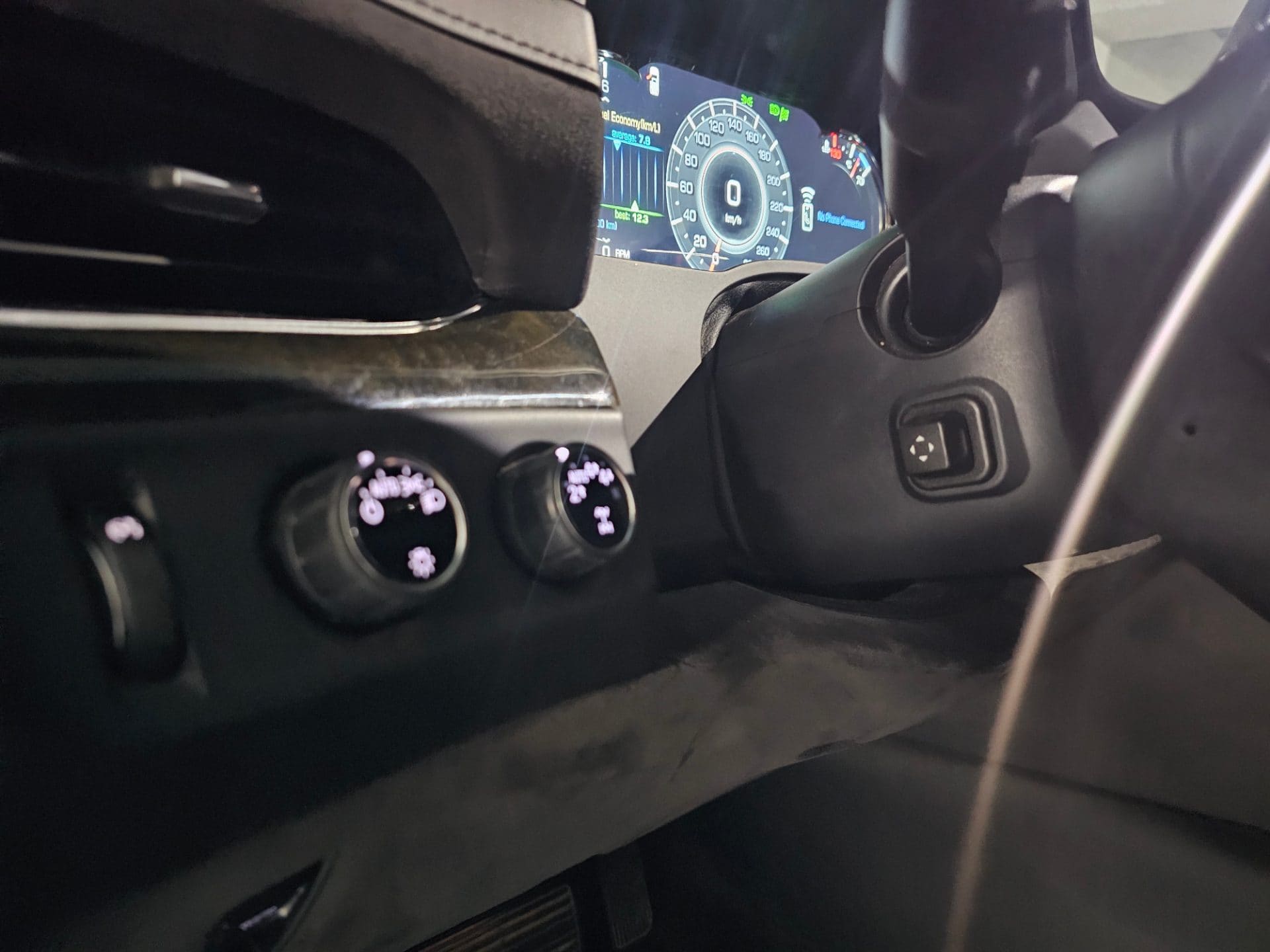 2017 Cadillac Escalade 6.2 V8 ESV (S/N: 120954) 34