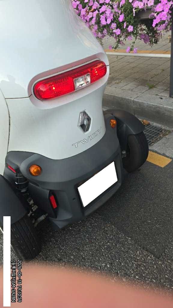 2020 Renault Twizy EV INTENS (000908) pre-producted 4