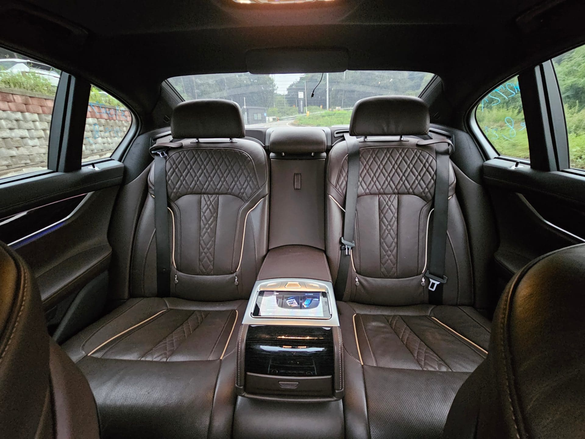 2018 BMW 7 Series (G11) 740d xDrive M Sport (S/N: 074042) 38