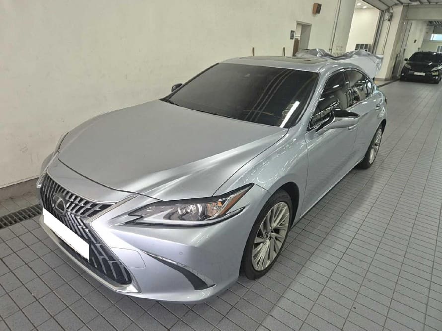 2023 Lexus ES300h 7th Gen (S/N: 014230) [RB Auction]