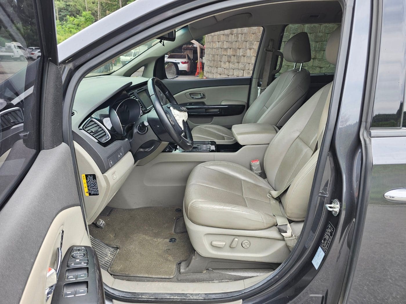2016 Kia All New Carnival Diesel Limousine (S/N: 092376) 37