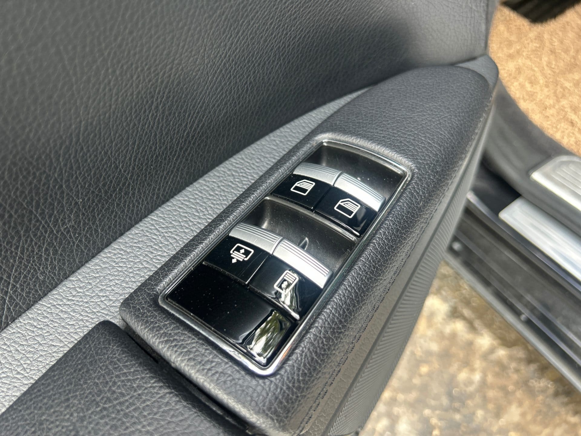 2011 Benz  S-Class - W221 S500L (S/N: 379538) 27