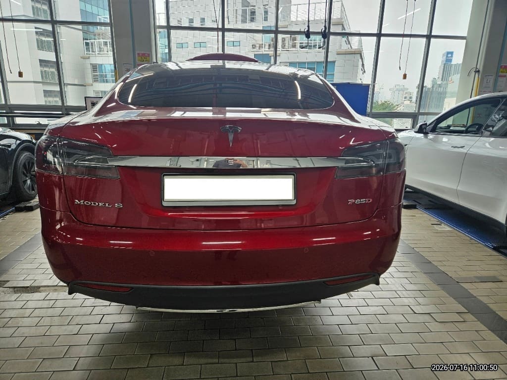 2014 Tesla Model S Performance (P63705) pre-producted