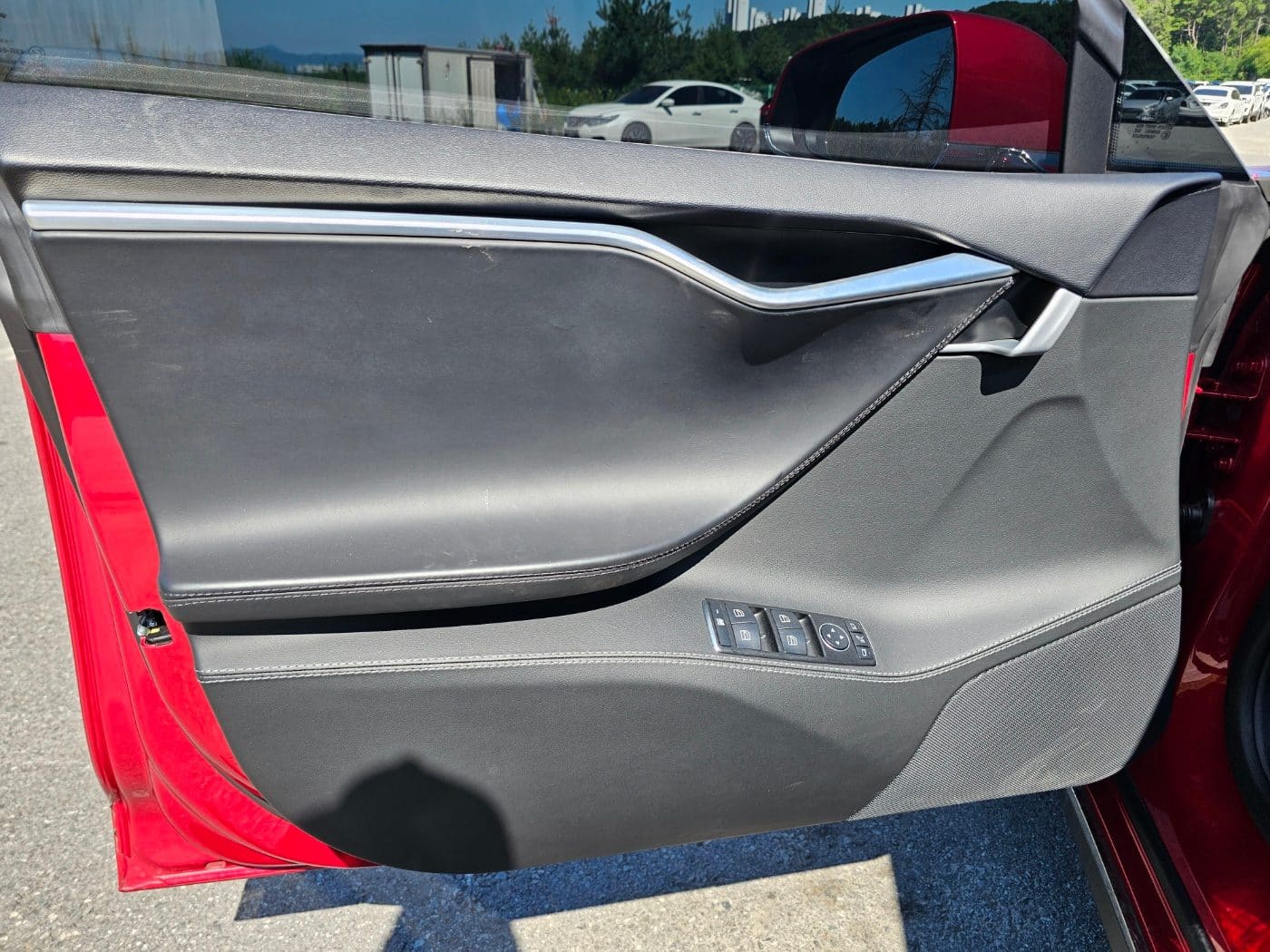 2014 Tesla Model S Performance (S/N: P63705) 35