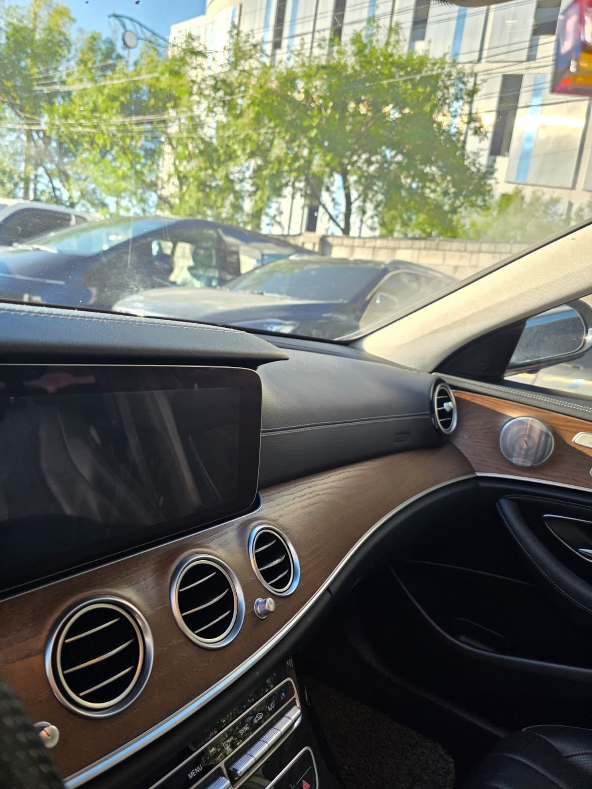 2018 Benz E-Class W213 E300 4MATIC Exclusive (423232) pre-producted 38