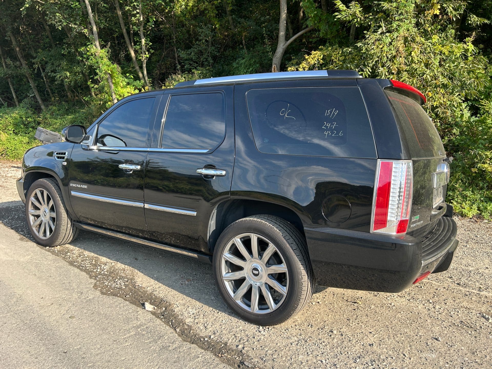 2011 Cadillac Escalade 6.2 (S/N: 281014) 6