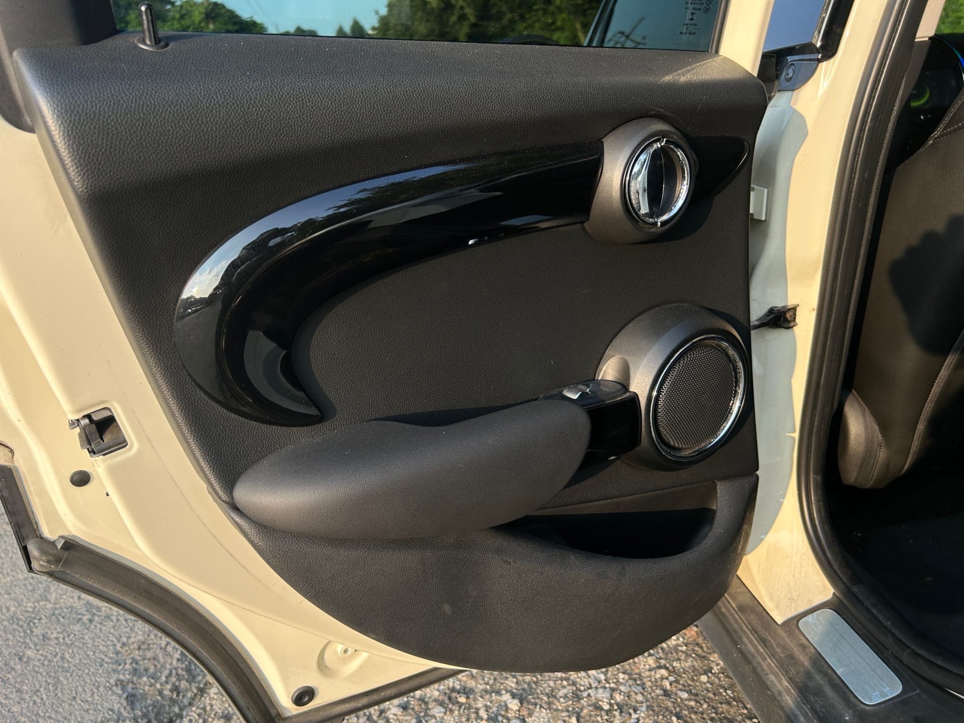 2015 Mini Cooper 5-door (S/N: B05592) 21