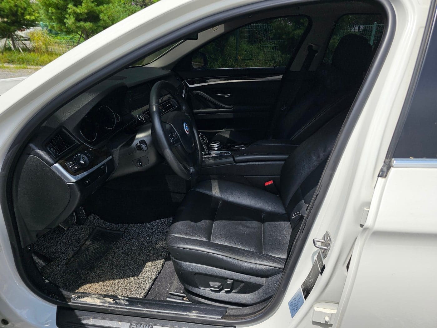 2013 BMW  5 Series (F10) 520d (S/N: Y57947) 35