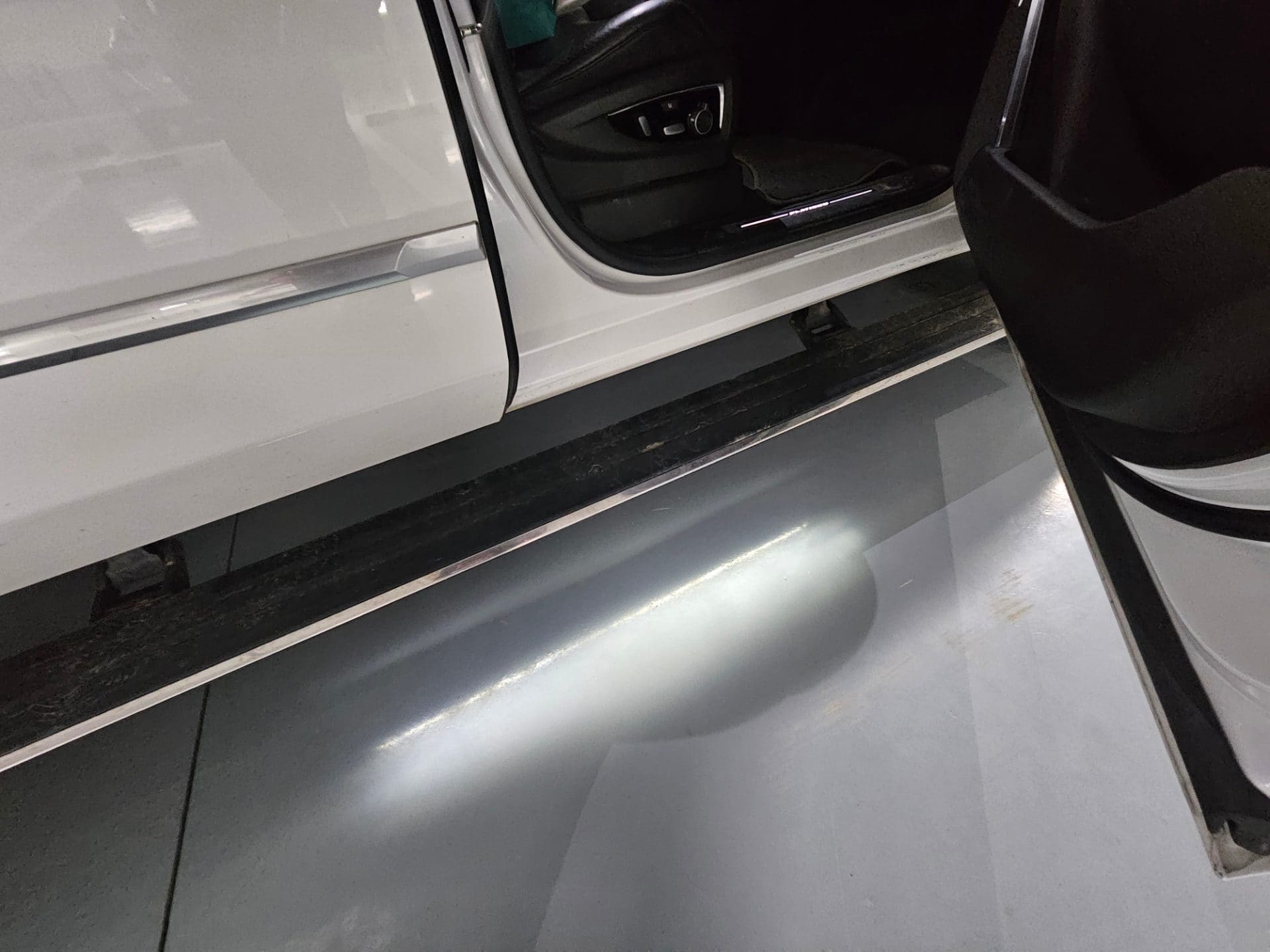 2017 Cadillac Escalade 6.2 V8 ESV (S/N: 120954) 17