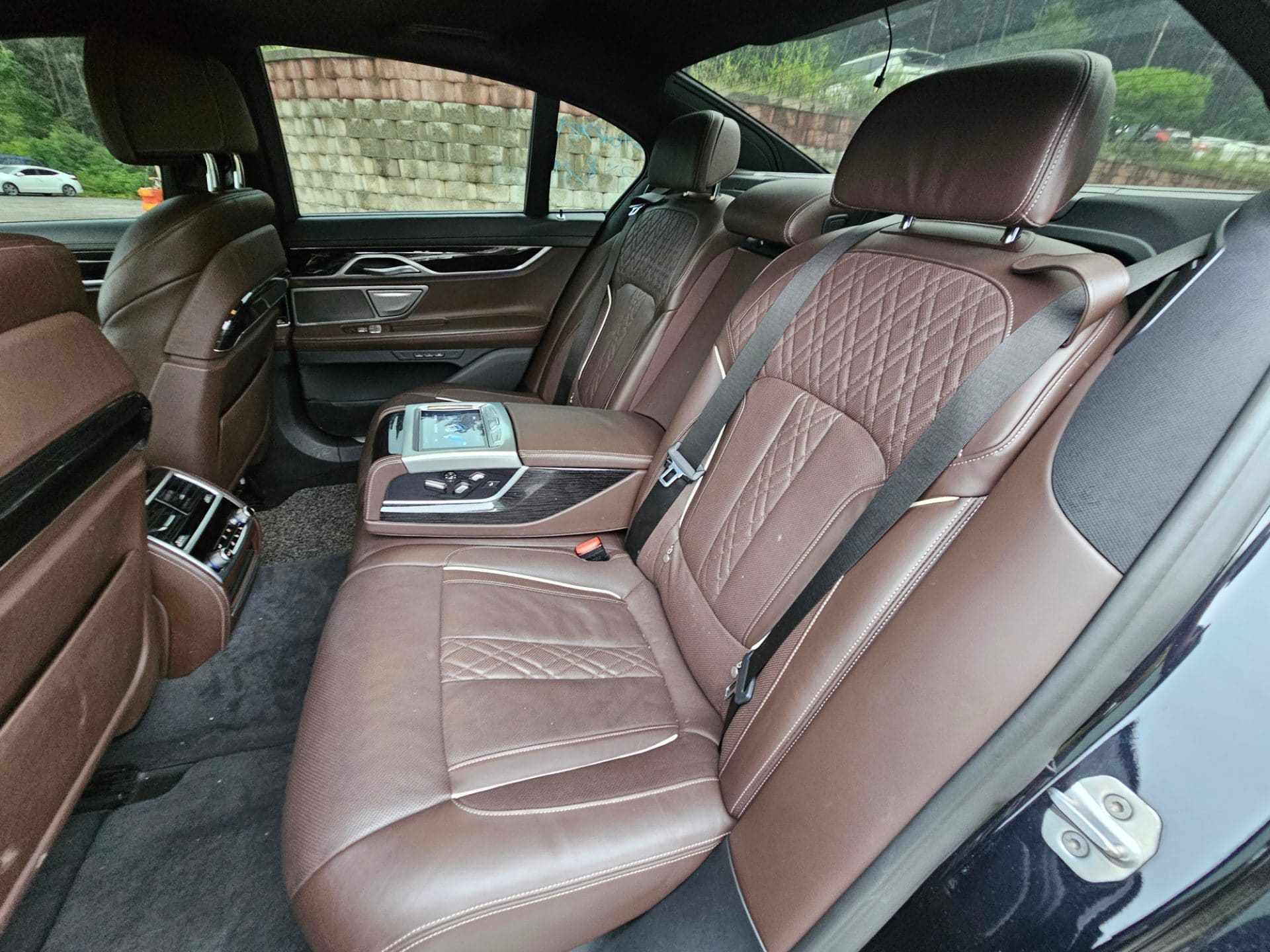 2018 BMW 7 Series (G11) 740d xDrive M Sport (S/N: 074042) 34