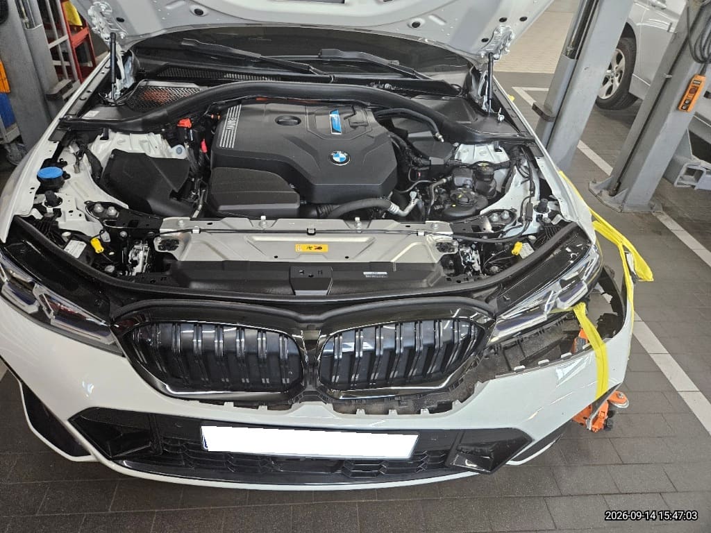2023 BMW 3 Series (G20) 330e (P79734) pre-producted 4