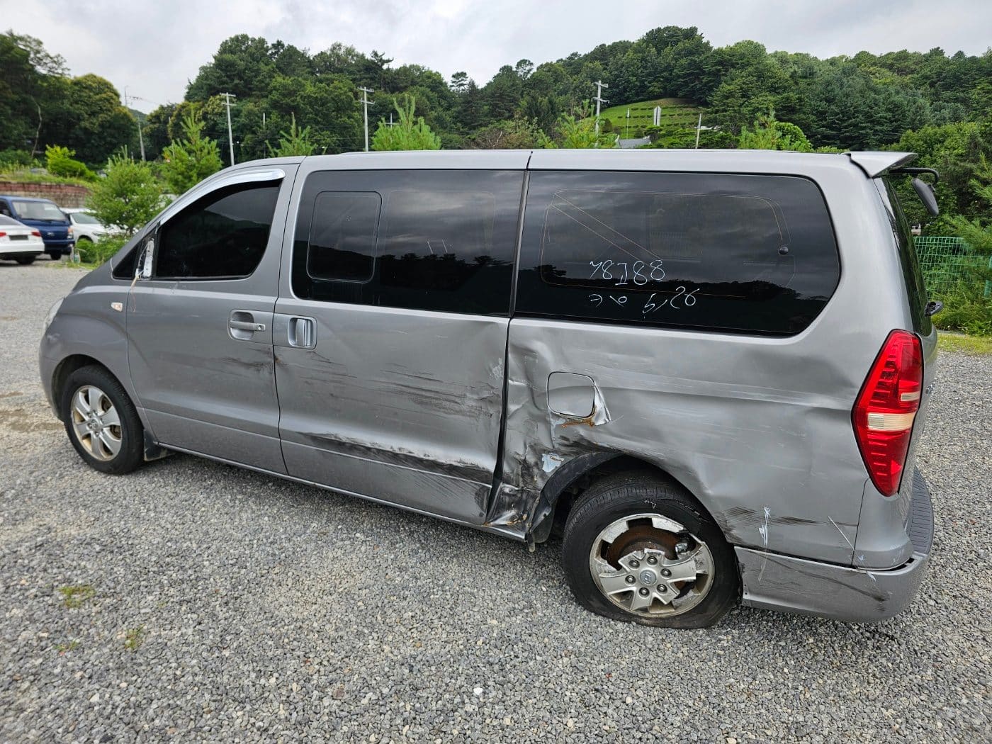 2011 Hyundai Grand Starex 12seats CVX (S/N: 367941) 6