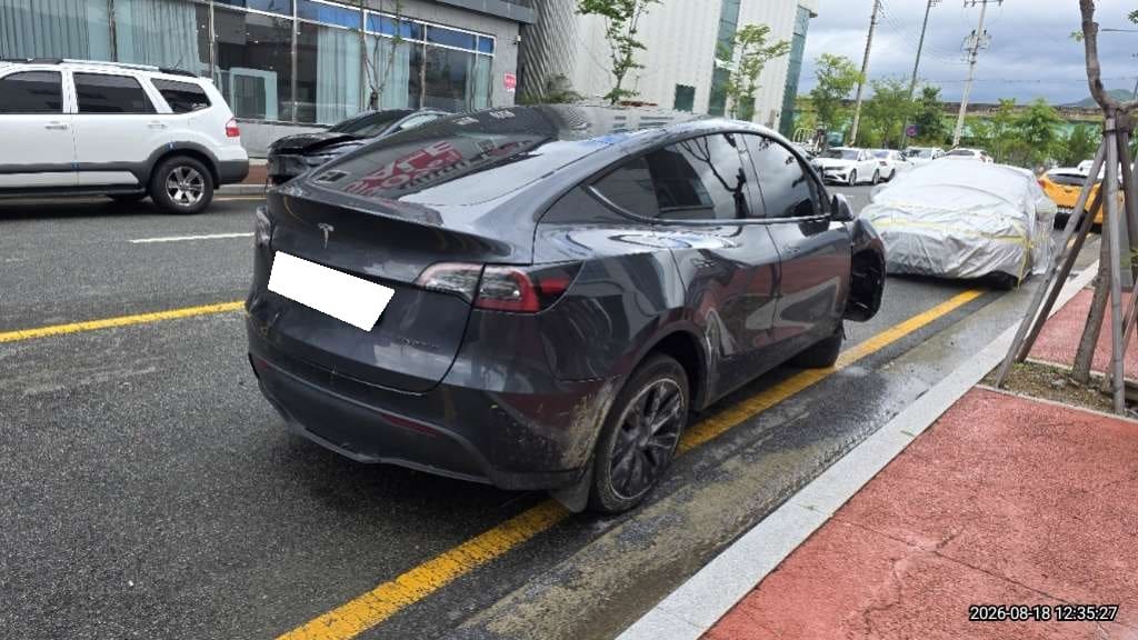 2024 Tesla Model Y Long Range (615982) pre-producted 3