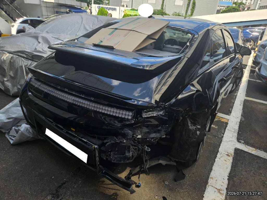 2022 Hyundai Ioniq 6 Long Range 4WD (011190) pre-producted 2