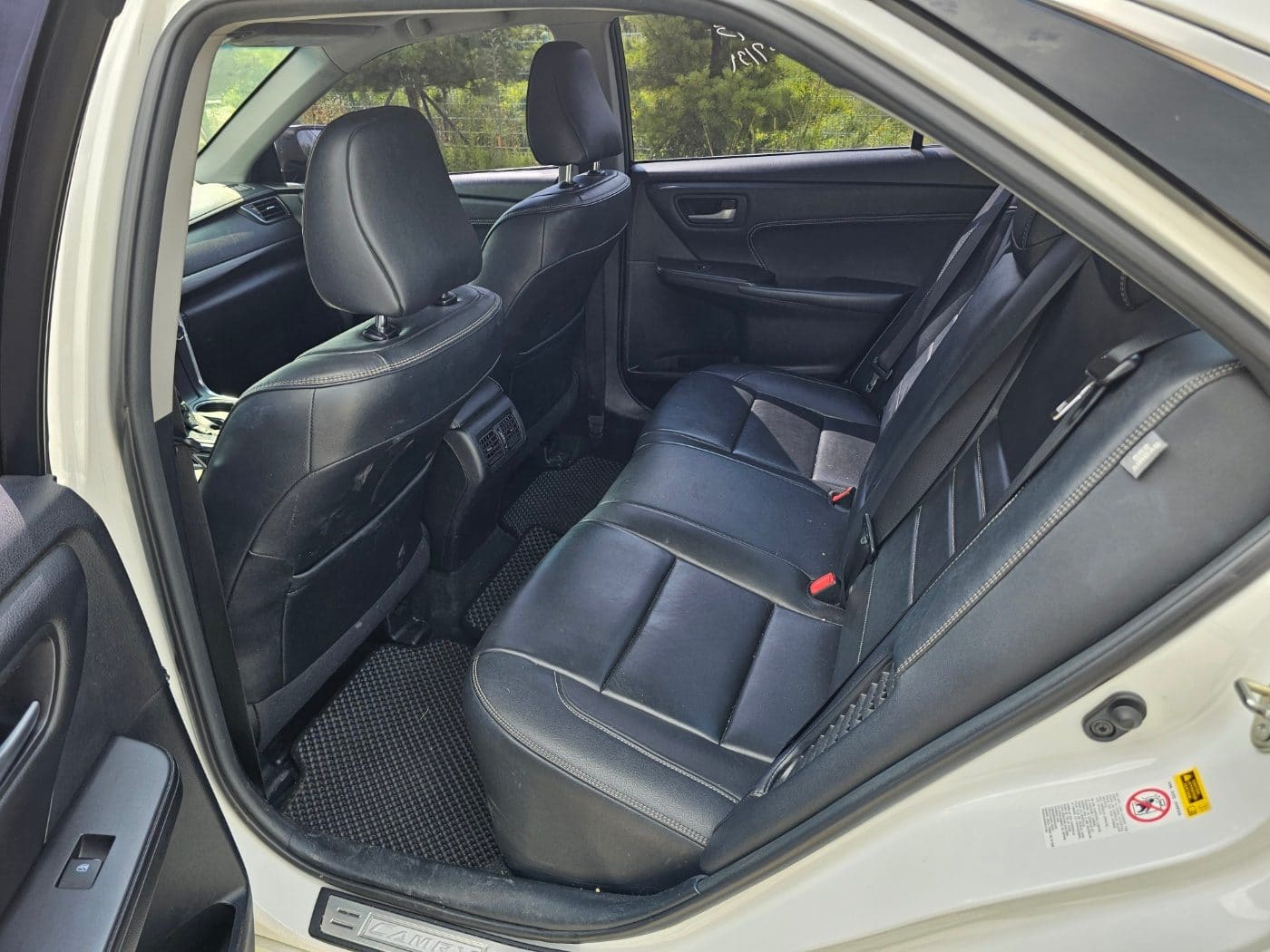 2016 Toyota New Camry Hybrid XLE (S/N: 186463) 28