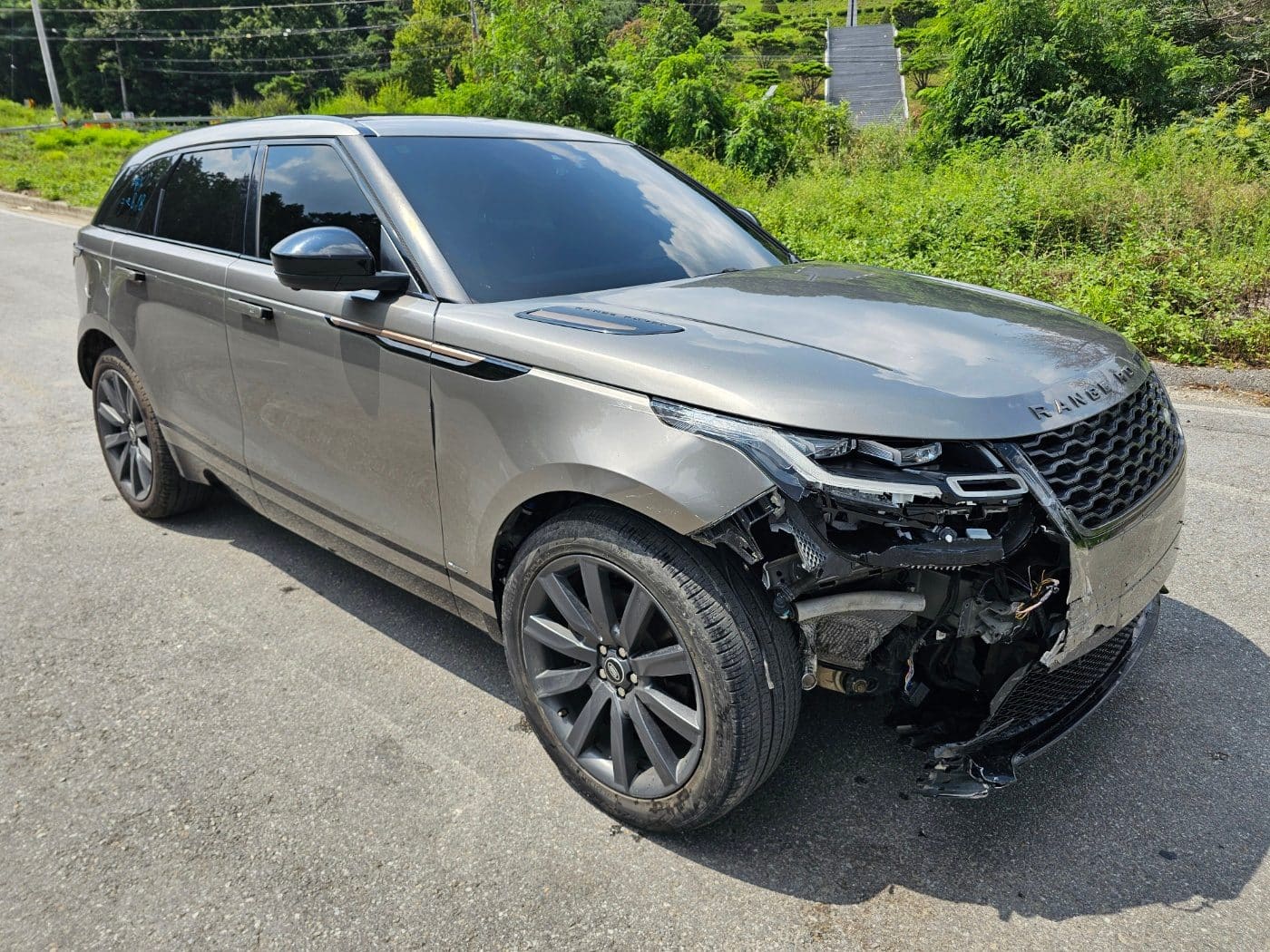 2018 Land Rover Range Rover Velar 3.0 D300 R-Dynamic (S/N: 770060) 3