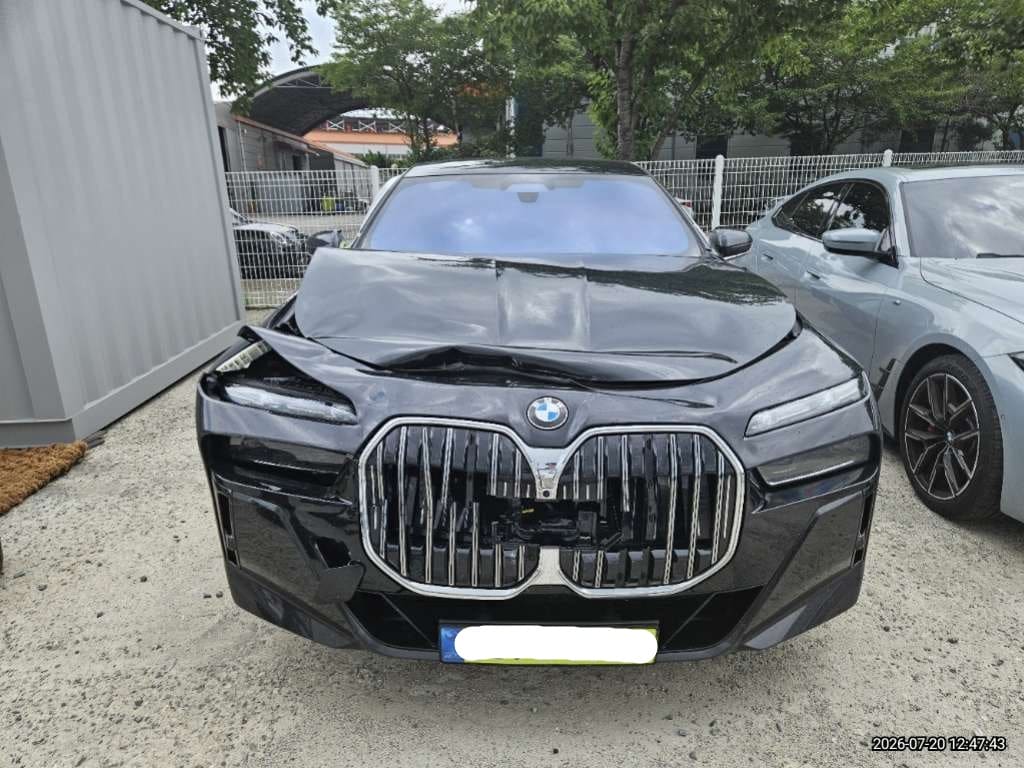 2026 BMW 7 Series (G70) 740i Xdrive M Sports [RB Auction]