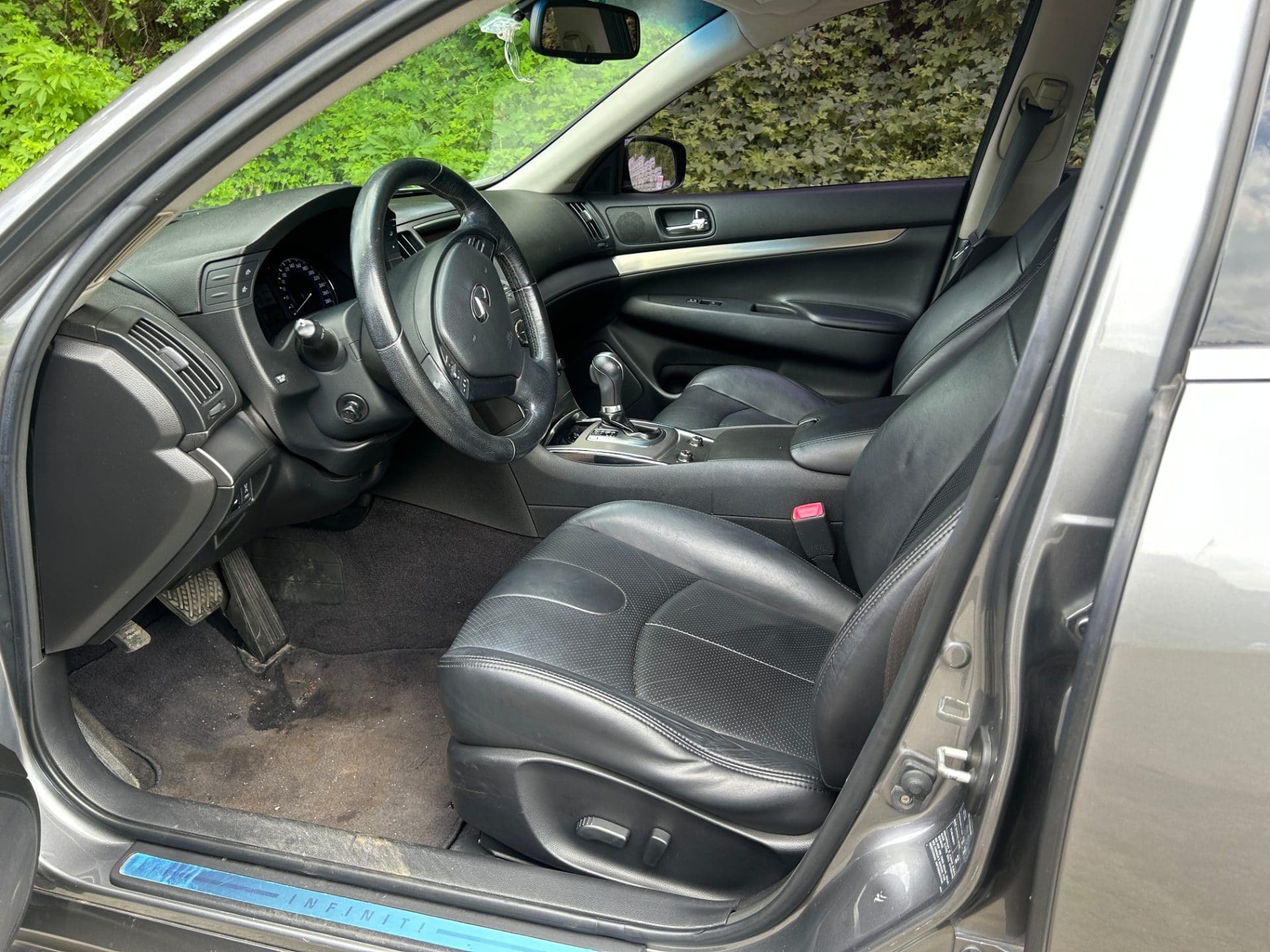 2010 Infiniti G37 Sedan S (S/N: 410967) 38