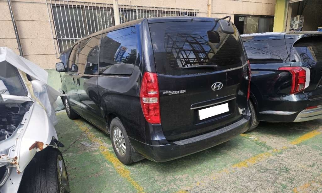 2021 Hyundai The New Grand Starex 2WD Van (172006) pre-producted 1