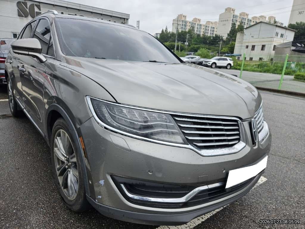 2017 Lincoln MKX 2nd Gen 2.7 AWD Reserve (L19555) pre-producted