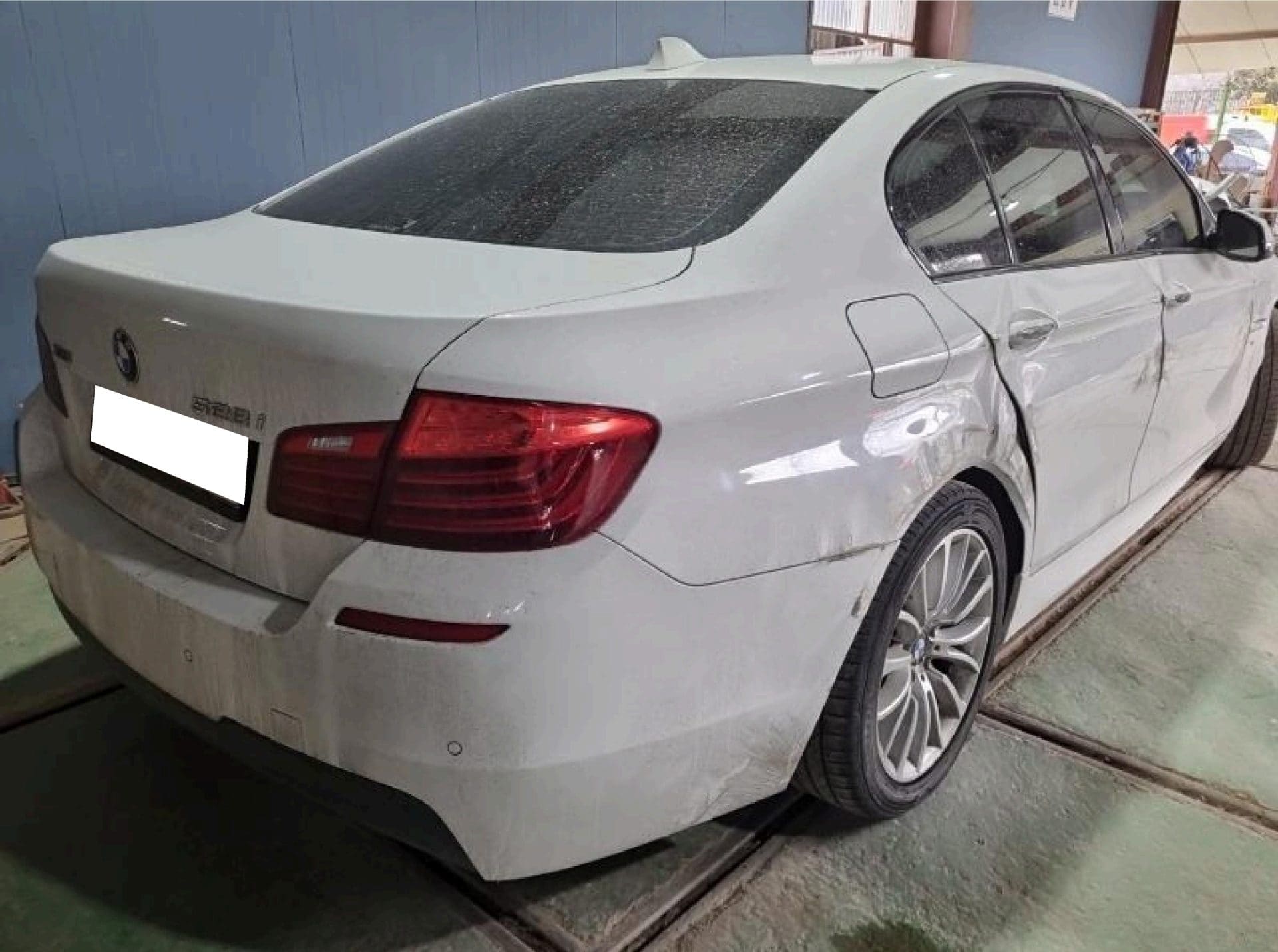 2016 BMW 5 Series (F10) 528i xDrive  (297351) pre-producted