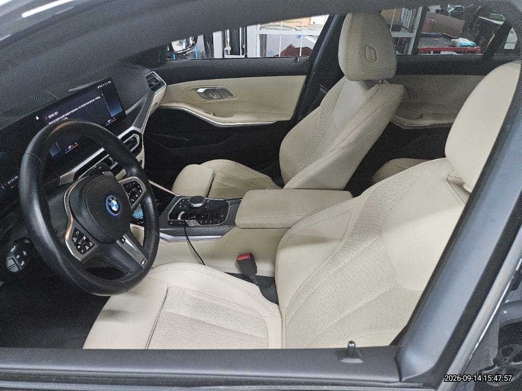 2023 BMW 3 Series (G20) 330e (P79734) pre-producted 8