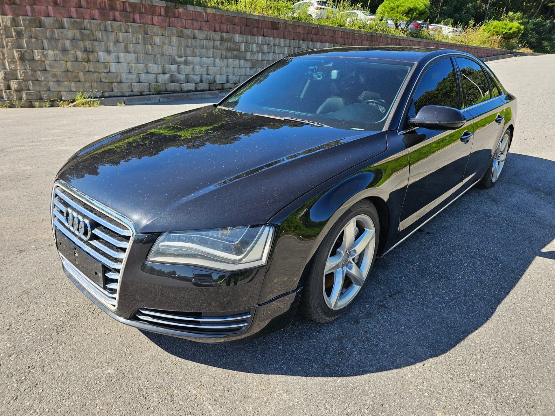 2011 Audi New A8 4.2 FSI Quattro (S/N: 009190)